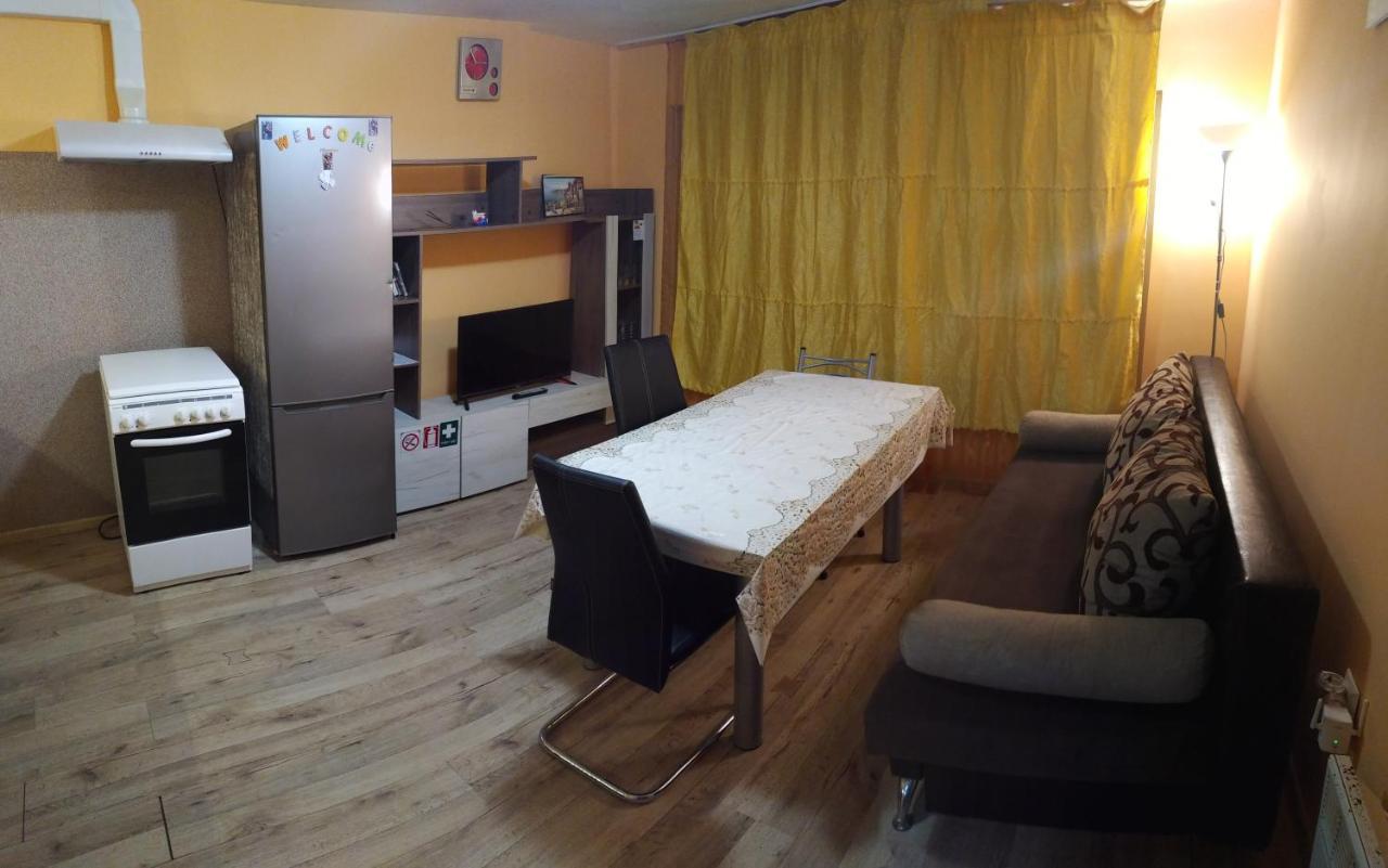 Edelvais Apartment Warna